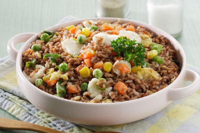 Resep Nasi Goreng Merah Oriental, Menu Olahan Nasi Merah yang Pasti