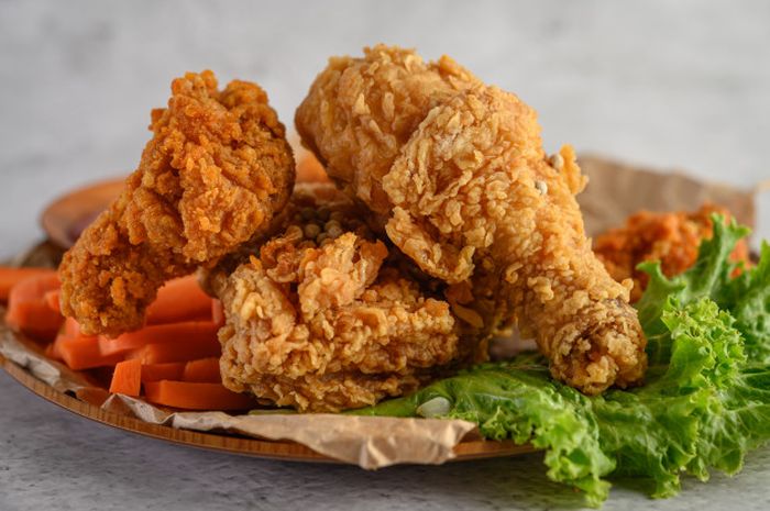 6 Trik Menggoreng Ayam Krispi Agar Tetap Renyah dan Anti