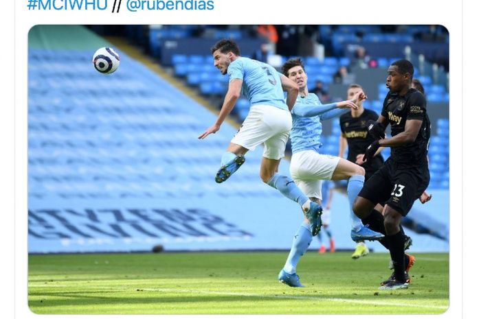  Manchester City untuk sementara ditahan imbang 1-1 oleh West Ham United pada babak pertama pertandingan Liga Inggris.  