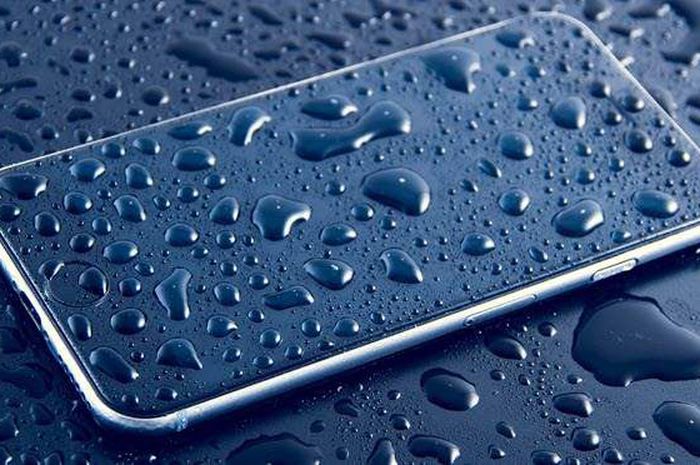 Cara Mudah Mengeringkan HP yang Terendam Banjir, Jangan Panik!  Cerdas