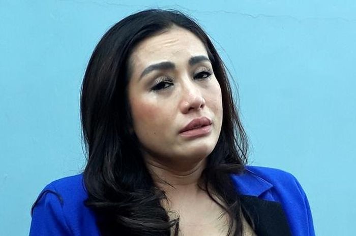 Shinta Bachir pilih putus dari tunangannya yang <a href='https://manado.tribunnews.com/tag/anggota-dprd' title='anggota DPRD'>anggota DPRD</a>, pilih jualan nasi liwet