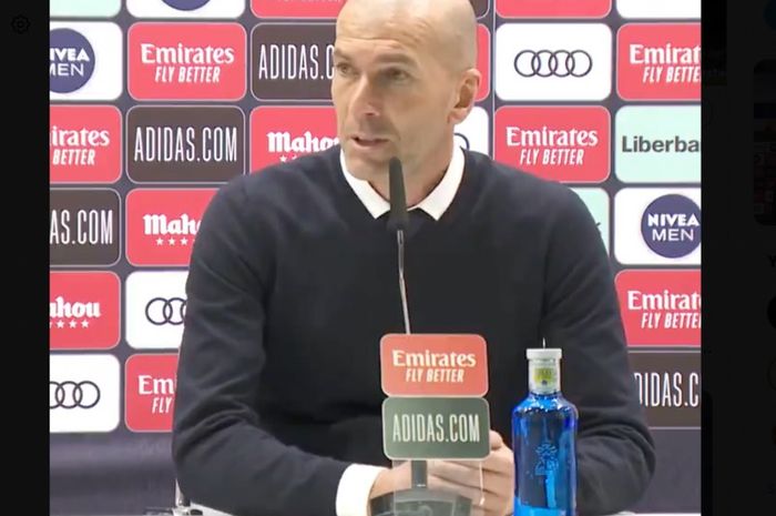 Pelatih Real Madrid, Zinedine Zidane, menyayangkan timnya membuang-buang peluang saat menghadapi Real Sociedad pada lanjutan Liga Spanyol. 