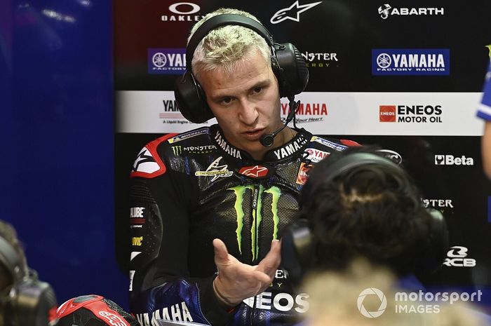 Pembalap Monster Energy Yamaha, Fabio Quartararo dengan penampilan rambut baru.