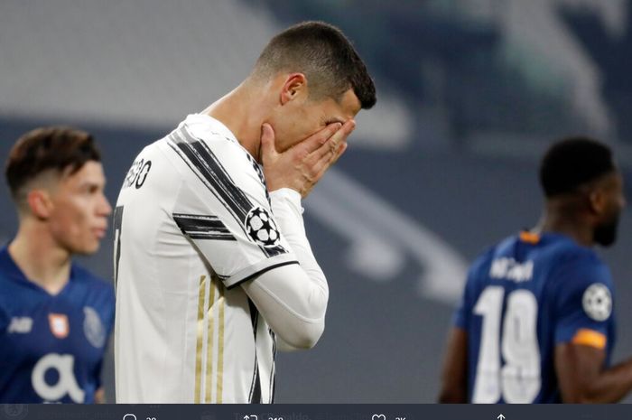 Momen kekecewaan Cristiano Ronaldo usai gagal membawa Juventus lolos ke perempat-final Liga Champions.