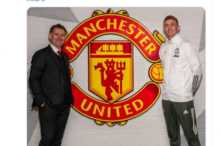  Direktur olahraga baru Manchester United, John Murtough, langsung memasang target tiga pemain pada bursa transfer mendatang.  
