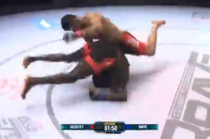 Momen KO gila bantingan Nursulton Ruziboev pada duel MMA ajang Brave CF 47.