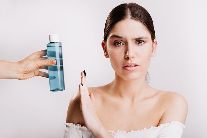 Apakah Fragrance Berbahaya untuk Kulit Berjerawat? Ini Jawabannya! - Stylo