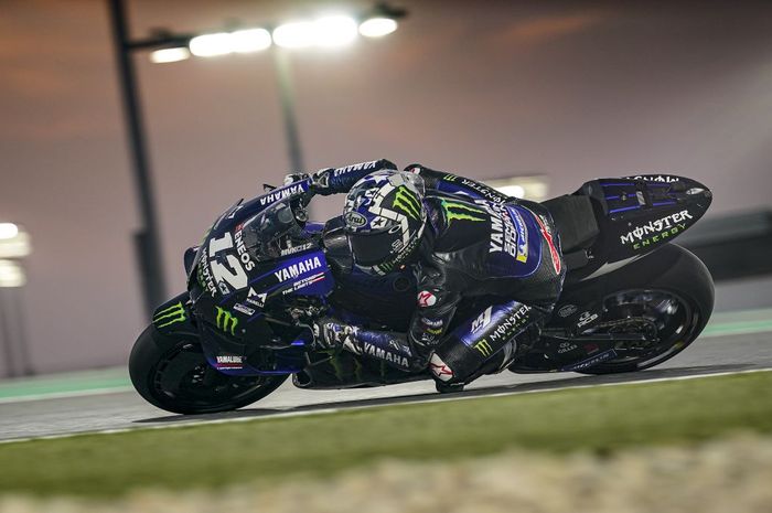 Pembalap Monster Energy Yamaha, Maverick Vinales, saat menjalani hari keempat tes pramusim MotoGP 2021 di Sirkuit Internasional Losail, Doha, Qatar, Kamis (11/3/2021) waktu setempat.