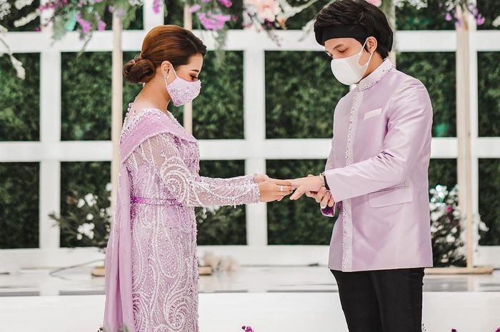 Penuh Air Mata Kala Lamar Aurel Hermansyah di Depan Sang