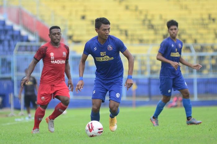 Arema FC gelara laga uji coba melawan Madura United, Senin (16/3/2021).