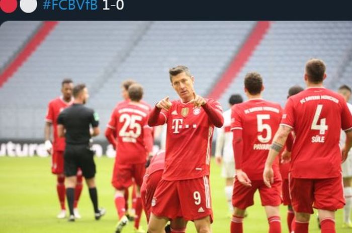 Robert Lewandowski merayakan golnya untuk Bayern Muenchen ke gawang Stuttgart di Bundesliga, 20 Maret 2021.