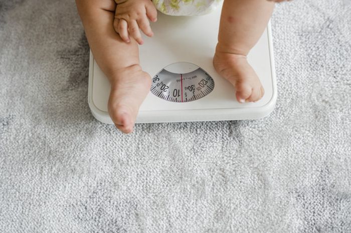 Jangan Lagi Salah, Rumus Berat Badan Ideal Anak yang Seperti Ini Harus Jadi Patokan Para Orangtua - Semua Halaman - Nakita