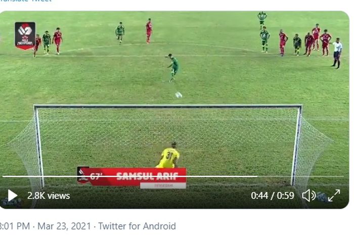 Samsul Arif menjadi pahlawan kemenangan Persebaya dalam laga kontra Persik yang dibumbui dengan drama penalti, Selasa (23/3/2021) malam WIB.