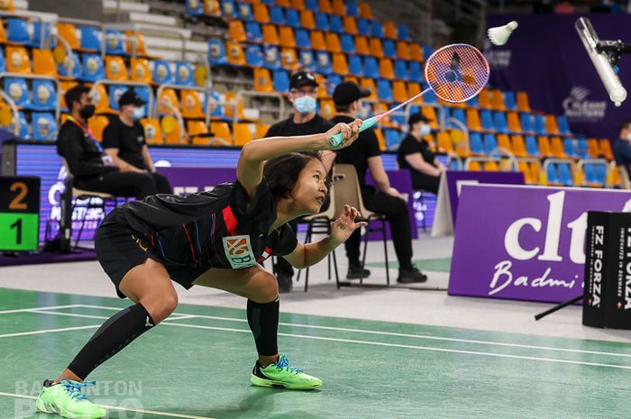 Pemain tunggal putri Indonesia, Putri Kusuma Wardani, saat menjalani pertandingan melawan Yvonne Li (Jerman) pada babak kesatu Orleans Masters 2021 di Palais des Sports, Orleans, Prancis, Rabu (24/3/2021).