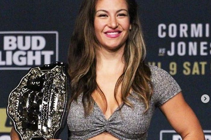 Saat Miesha Tate menjadi juara UFC di kelas bantam.