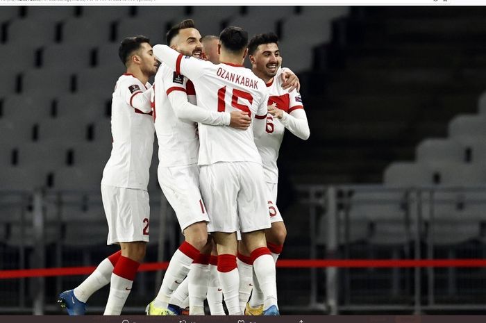 Timnas Turki merayakan kemenangan atas timnas Belanda dalam laga Kualifikasi Piala Dunia 2022 di Stadion Ataturk, Rabu (24/3/2021).