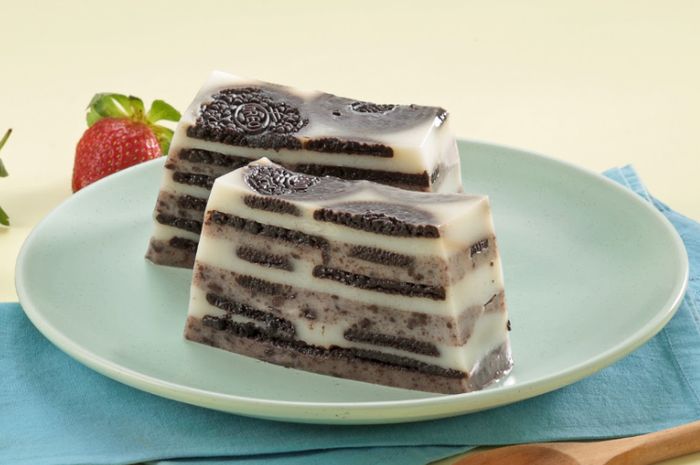 Puding susu oreo