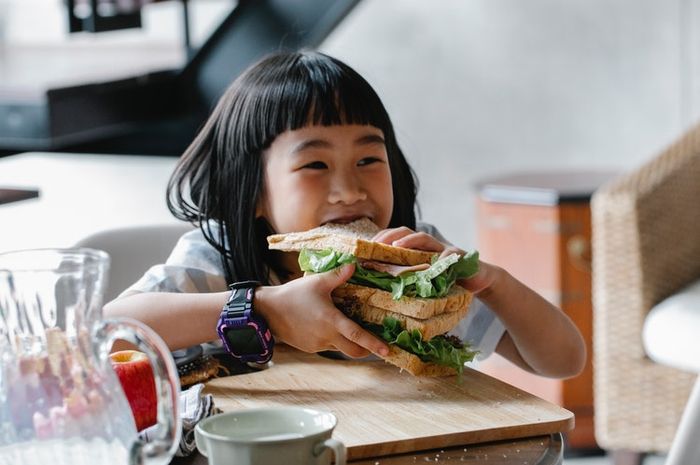 Sering Makan Terburuburu? Hentikan Mulai Sekarang Jika Tak Mau Alami
