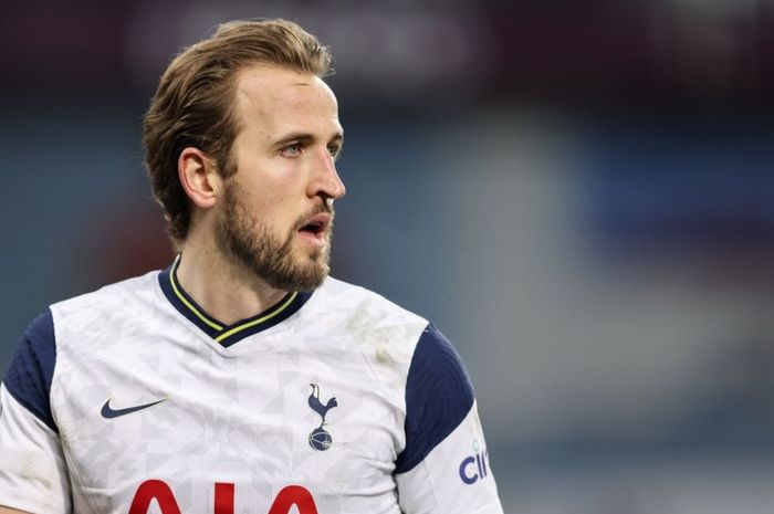 Setelah sempat diejek Van der Vaart saat pertama kali berlatih, kini Harry Kane membuktikan kualitasnya.