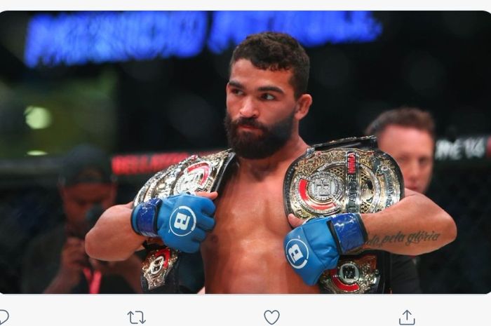 Patricio Pitbull meraih kemenangan atas Emmanuel Sanchez di Bellator 255, Jumat (2/4/2021) di Connecticut.