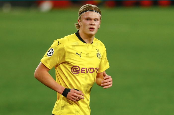 Penyerang Borussia Dortmund, Erling Haaland, turut menjadi incaran Barcelona.