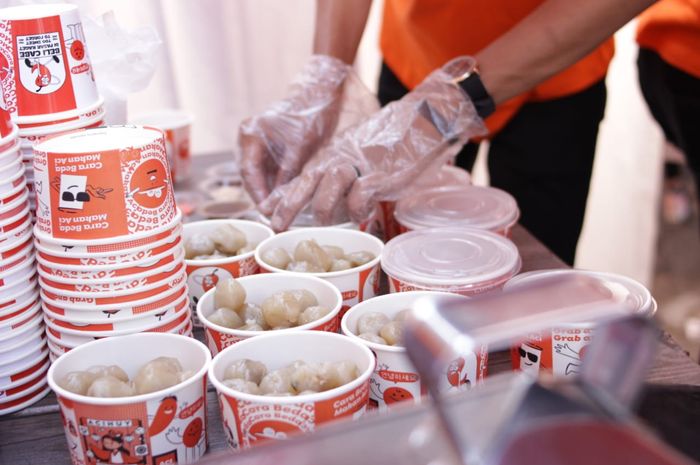 Arief Muhammad dan Dwi Handa Buka Tempat Makan ala Street Food Korea