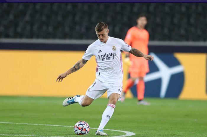 Gelandang Real Madrid, Toni Kroos, menyemprot balik gelandang serang Chelsea, Mason Mount, dengan menyindir soal final Liga Champions pertama.