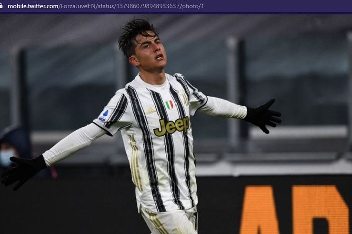 Striker Juventus, Paulo Dybala, melakukan selebrasi saat melawan Napoli dalam laga tunda pekan ke-3 Liga Italia 2020-2021 di Allianz Stadium, Rabu (7/4/2021) pukul 23.45 WIB. 