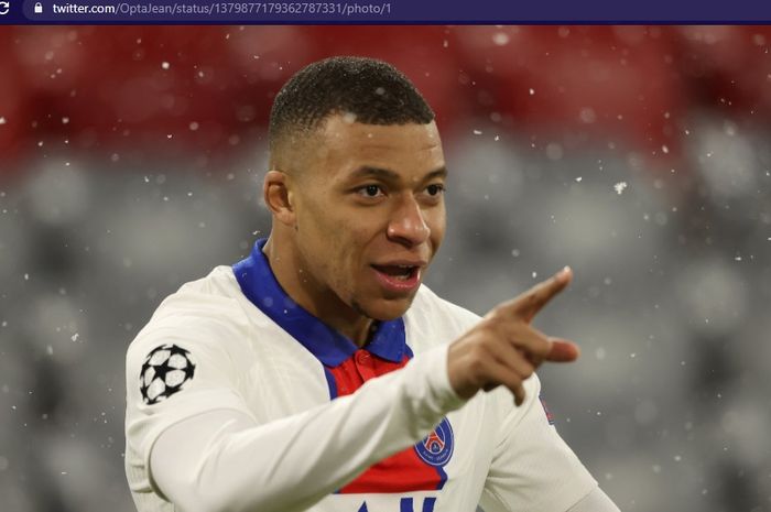 Bintang Paris Saint-Germain, Kylian Mbappe, merayakan gol ke gawang Bayern Muenchen di Stadion Allianz Arena dalam babak perempat final Liga Champions 2020-2021, Rabu (7/4/2021) waktu setempat atau Kamis pukul 02.00 WIB. 