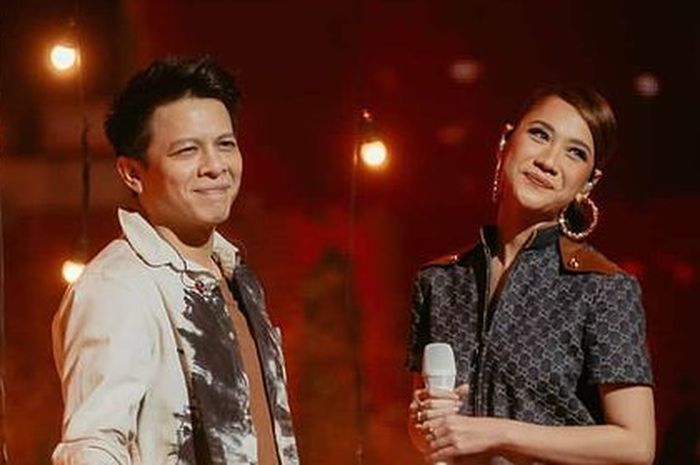 Bunga Citra Lestari dan Ariel NOAH Pelukan Mesra Jadi Sorotan Tajam