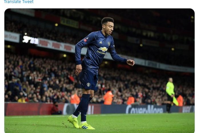 Momen Jesse Lingard melakukan selebrasi 'moonwalk' di Stadion Emirates dalam laga Arsenal melawan Manchester United di babak keempat Piala FA 2018-2019.