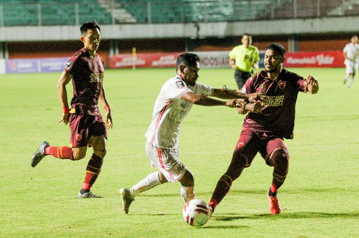 PSM Makassar vs Persija Jakarta pada leg pertama semifinal Piala Menpora 2021 di Stadion Maguwoharjo, Sleman, Yogyakarta, Kamis (15/4/2021).