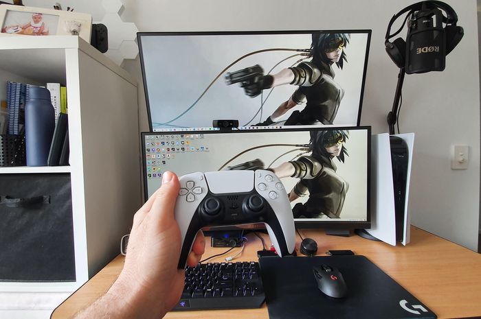Illustration playing PS5 on 120 Hz monitor