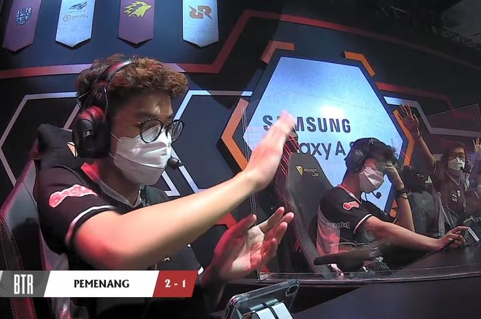 Bigetron Alpha managed to beat EVOS Legends 2-1 in MPL ID S7 Week 8 Day 2