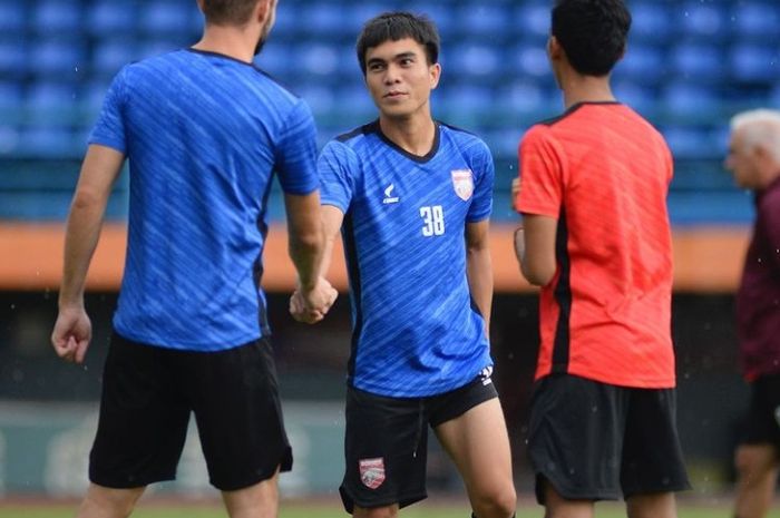 Paulo Sitanggang mengikuti latihan dengan skuad Borneo FC