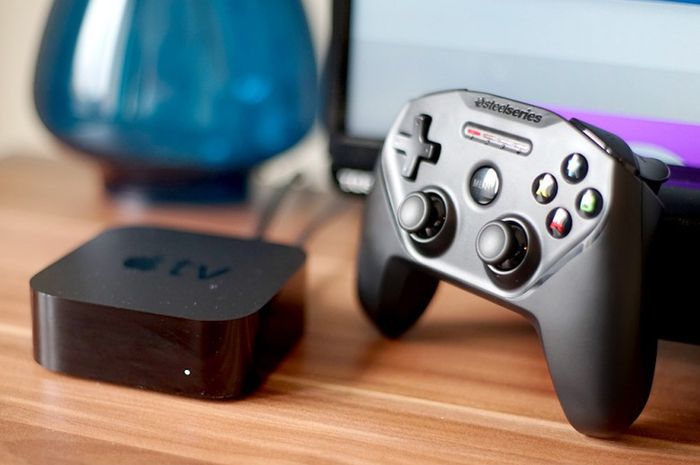 Apple TV and Xbox Controller