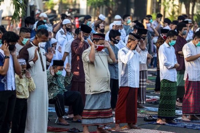 Bacaan Doa Iftitah Lengkap Dalam Tulisan Arab Dan Artinya, Versi Pendek