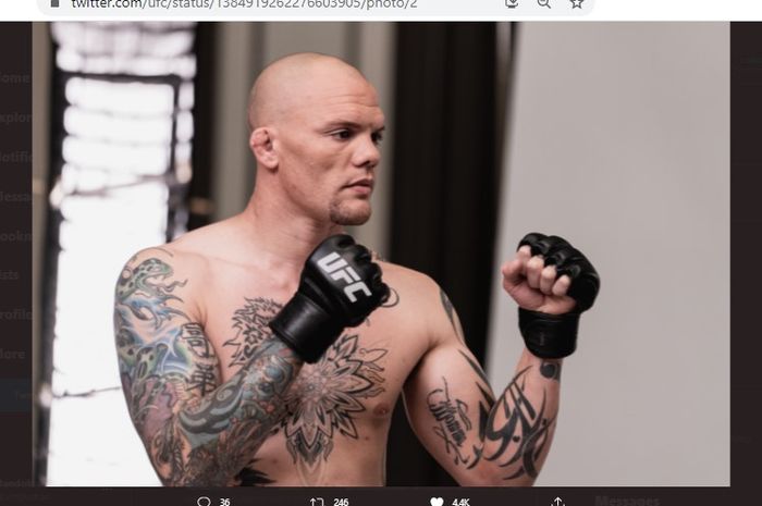 Petarung kelas berat-ringan UFC, Anthony Smith, saat sesi foto jelang ajang UFC 261, Minggu (25/4/2021).