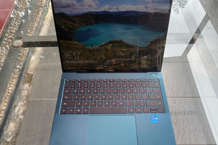 Hands-On Huawei MateBook X Pro, Laptop Sederhana nan ...