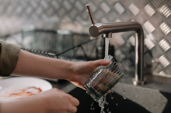 5 Benda Ini Tidak Boleh Dibuang di Saluran Air, Jangan Sampai