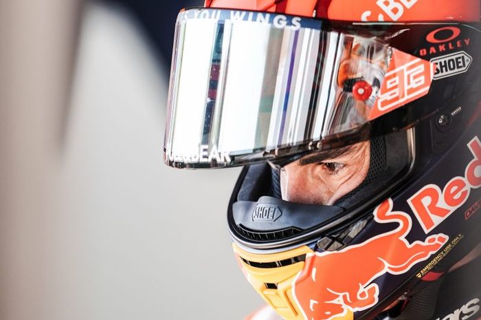 Ekspresi pembalap Repsol Honda, Marc  Marquez, pada hari kedua seri balap MotoGP Spanyol di Sirkuit Jerez, Spanyol, 1 Mei 2021.