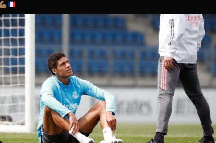 Bek incaran Manchester United, yaitu Raphael Varane, dikabarkan memilih pulang kampung ke Paris dan bergabung dengan Paris Saint-Germain.