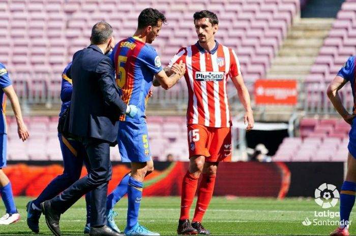 Sergio Busquets menjadi pemain yang harus keluar lapangan lebih cepat pada laga Barcelona Vs Atletico Madrid di Camp Nou, Sabtu (8/5/2021).