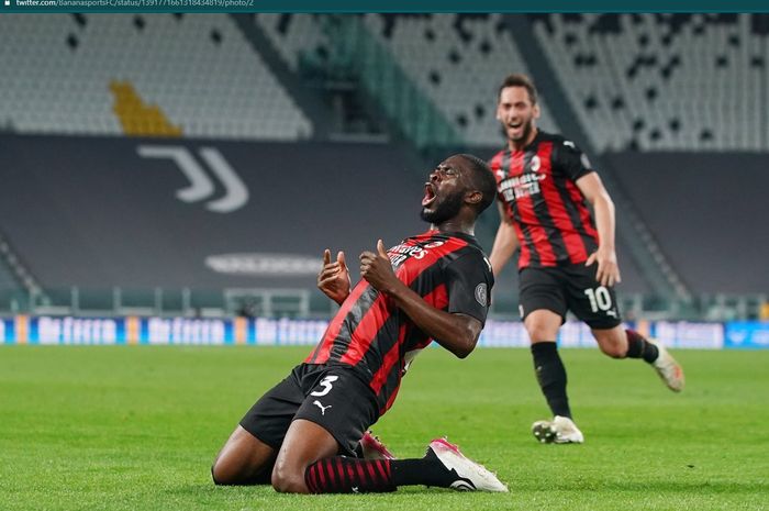 Selebrasi Fikayo Tomori usai mencetak gol ke gawang Juventus dalam kemenangan 3-0 AC Milan di Stadion Allianz.