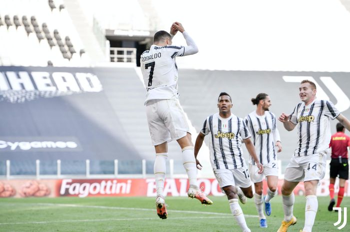 Cristiano Ronaldo menjadi manusia serba 7 saat Juventus mempermalukan sang juara, Inter Milan, dengan 10 orang.