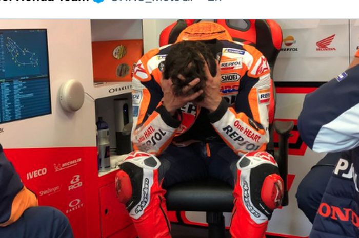 Pembalap Repsol Honda, Marc Marquez, kecewa karena gagal finis saat balapan seri kelima MotoGP Prancis 2021, Minggu (16/5/2021).