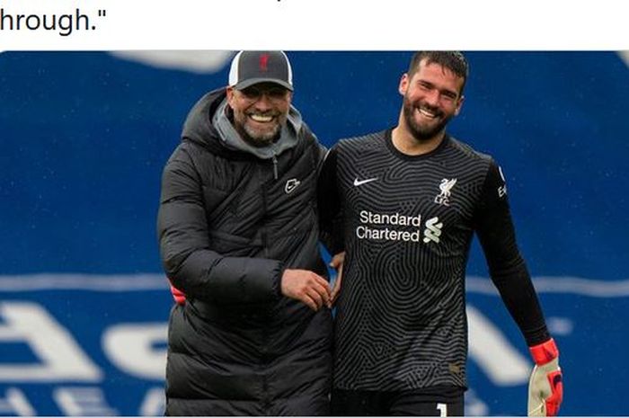 Penjaga gawang Liverpool, Alisson Becker akan menerima sebuah hadiah dari klub usai mencetak gol krusial kontra West Brom.