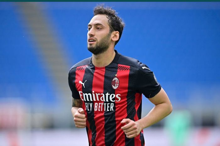 Gelandang serang AC Milan, Hakan Calhanoglu.