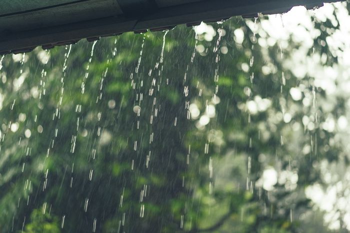Kumpulan Doa Harian, Baca Doa Ini Agar Hujan Lebat Bisa Segera Reda - Hype
