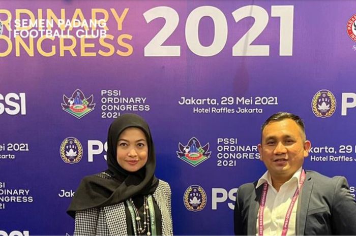 Manajer Semen Padang FC, Effendi Syahputra, saat datang mewakili klub dalam Kongres Tahunan PSSI, di Hotel Raffles, Jakarta, Sabtu (29/5/2021).